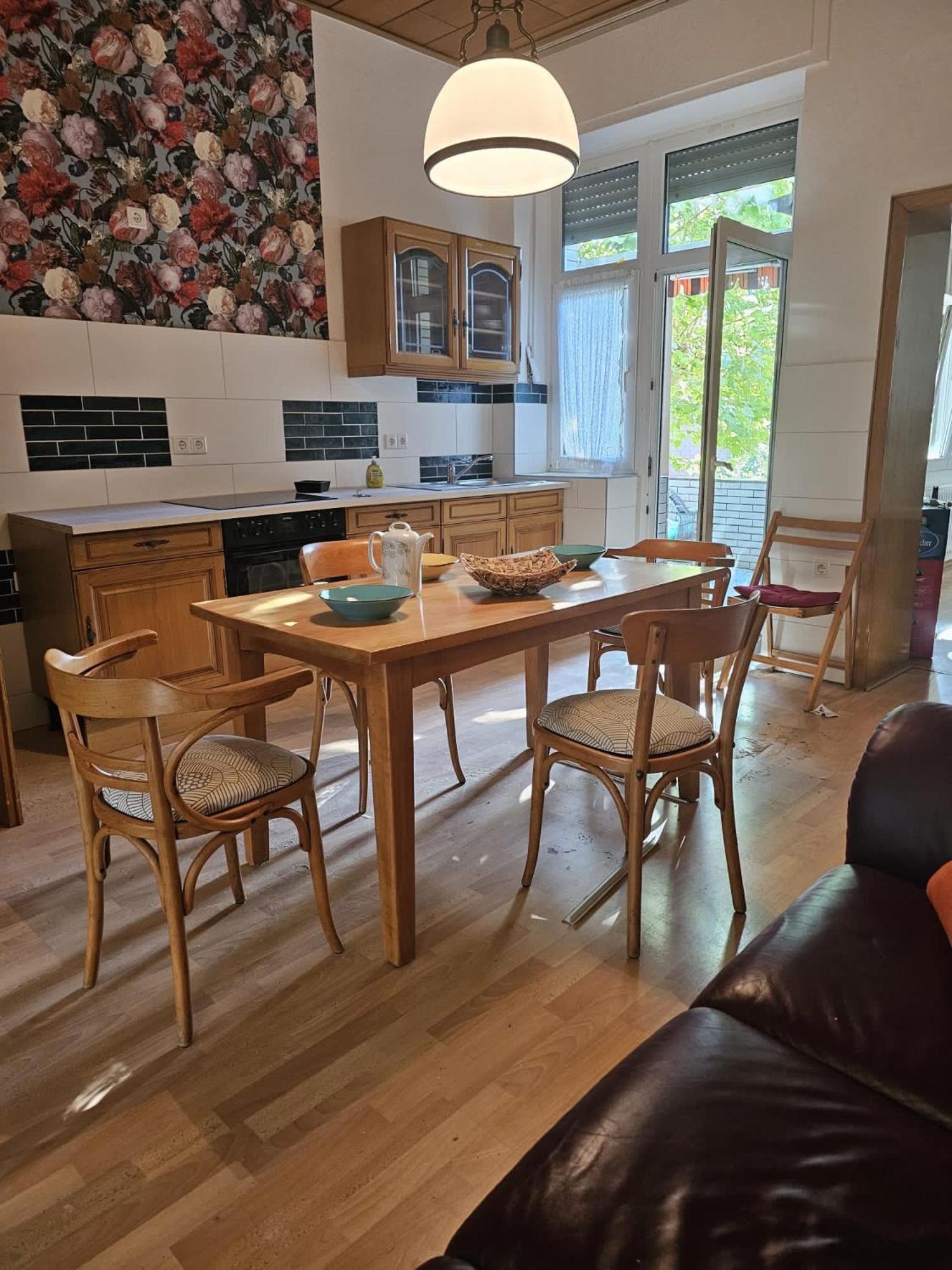 2schlafzimmer, Wohnkueche&balkon *