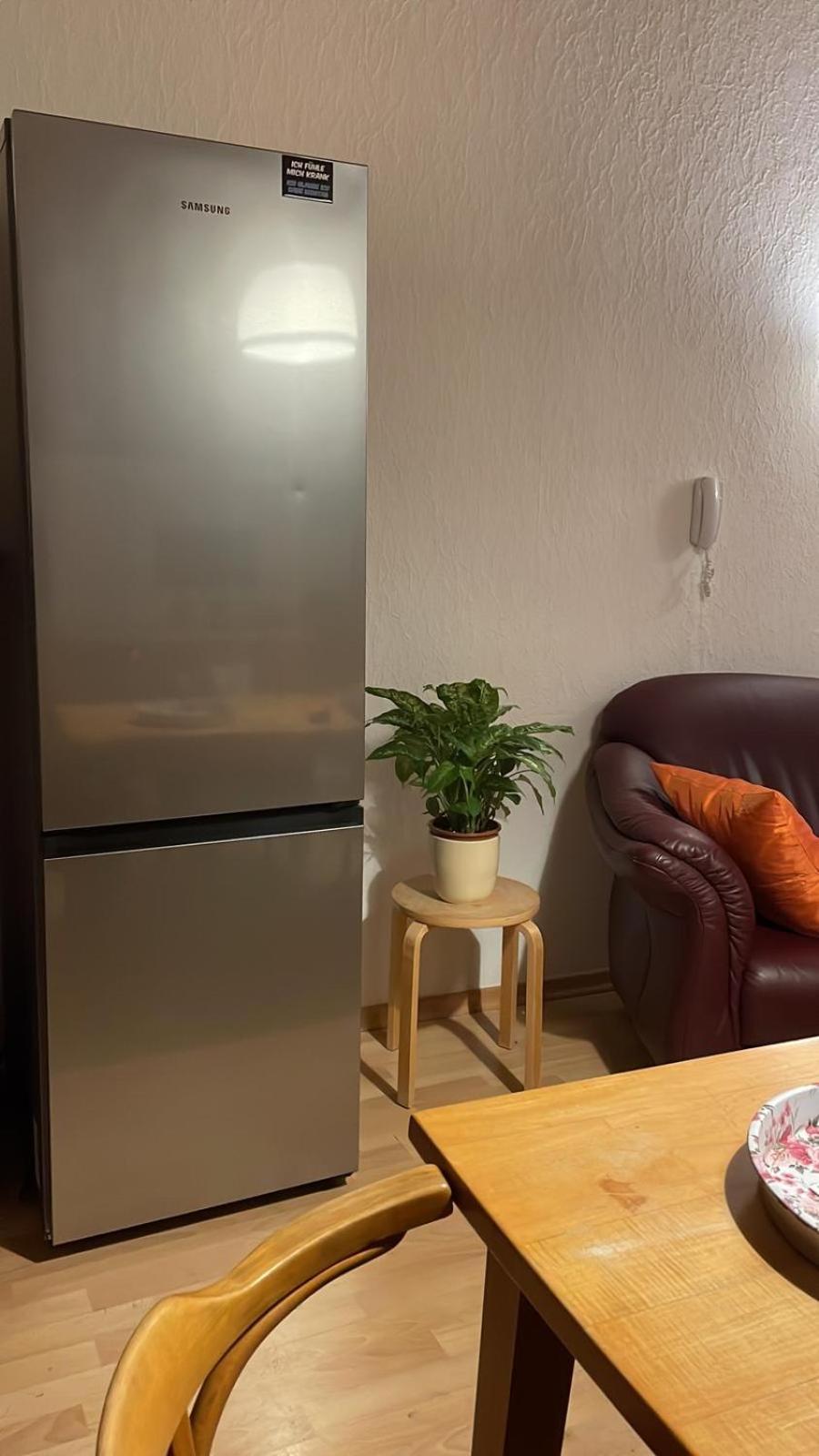 2schlafzimmer, Wohnkueche&balkon Appartement *